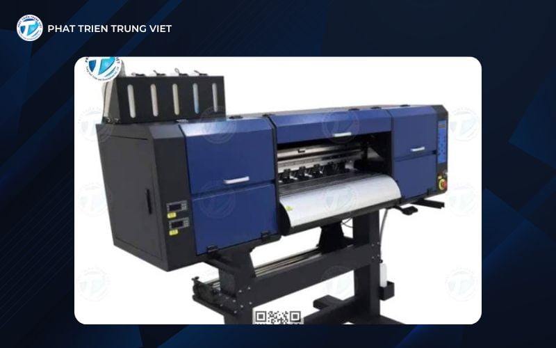 Máy in chuyển nhiệt sẽ in hình lên vật liệu trung gian rồi ép lên sản phẩm